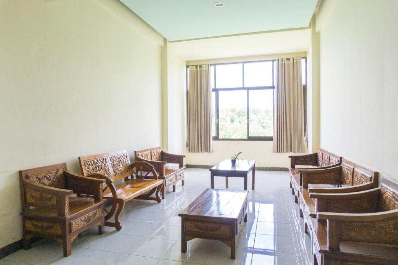 RedDoorz @ Tambolaka Sumba Hotell Lokokaki Eksteriør bilde